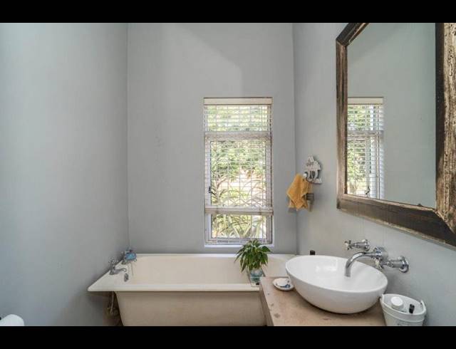 2 BEDROOM SIMPLEX FOR SALE IN ESSENWOOD